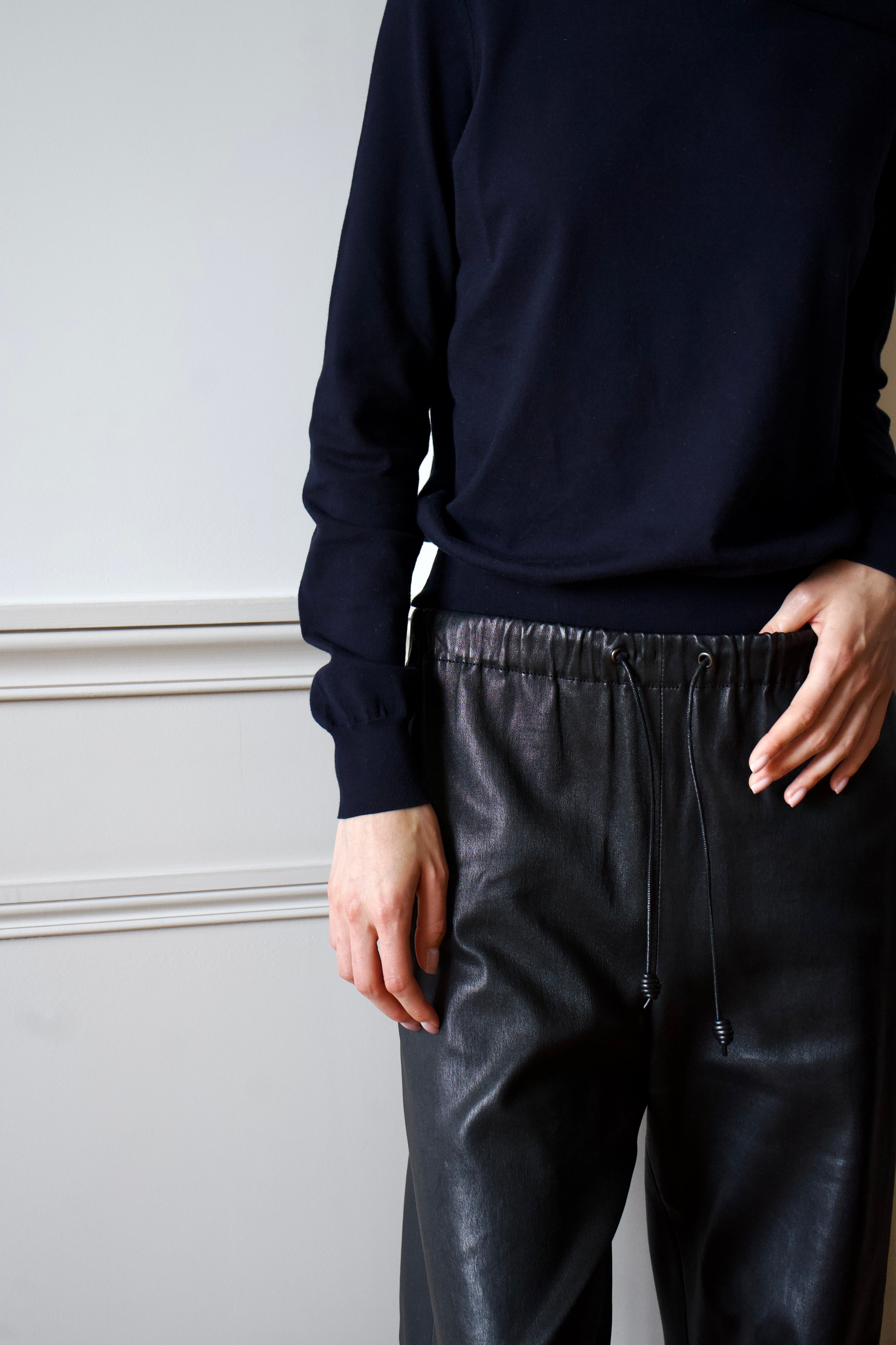 Lutz stretch lamb leather plongé