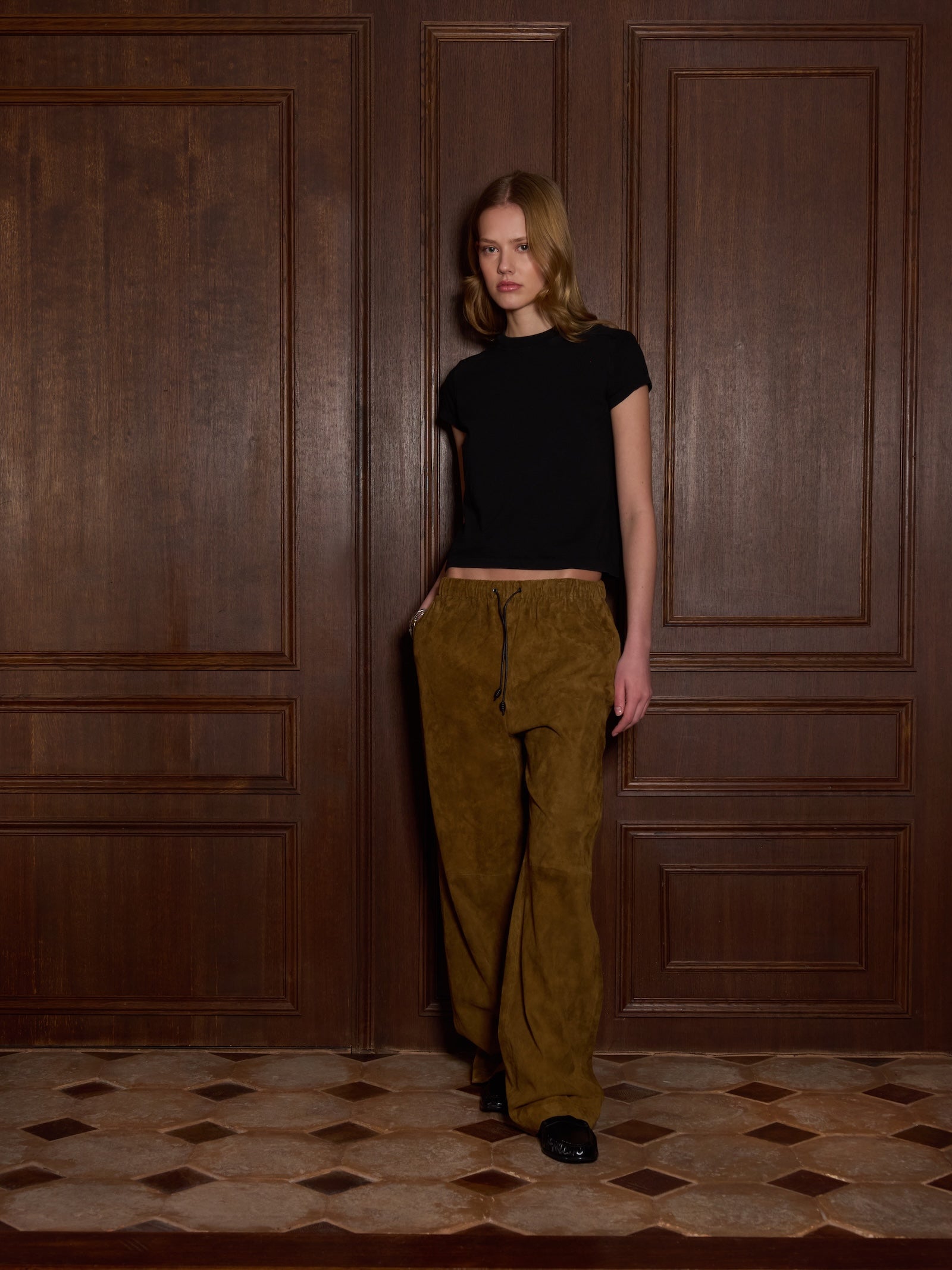 Lutz stretch lamb leather plongé